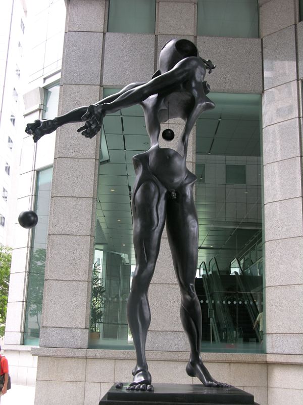 Singapore 03 02 Sculpture Salvador Dali Homage To Newton